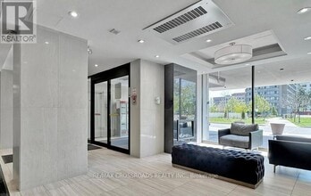 735 Don Mills Rd. in Toronto, ON - Building Photo - Building Photo