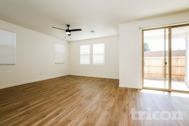 798 Fire Wheel Dr in Golden Valley, NV - Building Photo - Building Photo