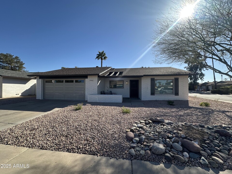 2443 W Nopal Ave in Mesa, AZ - Building Photo