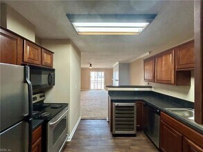 103 Westover Ave, Unit 102 in Norfolk, VA - Foto de edificio - Building Photo