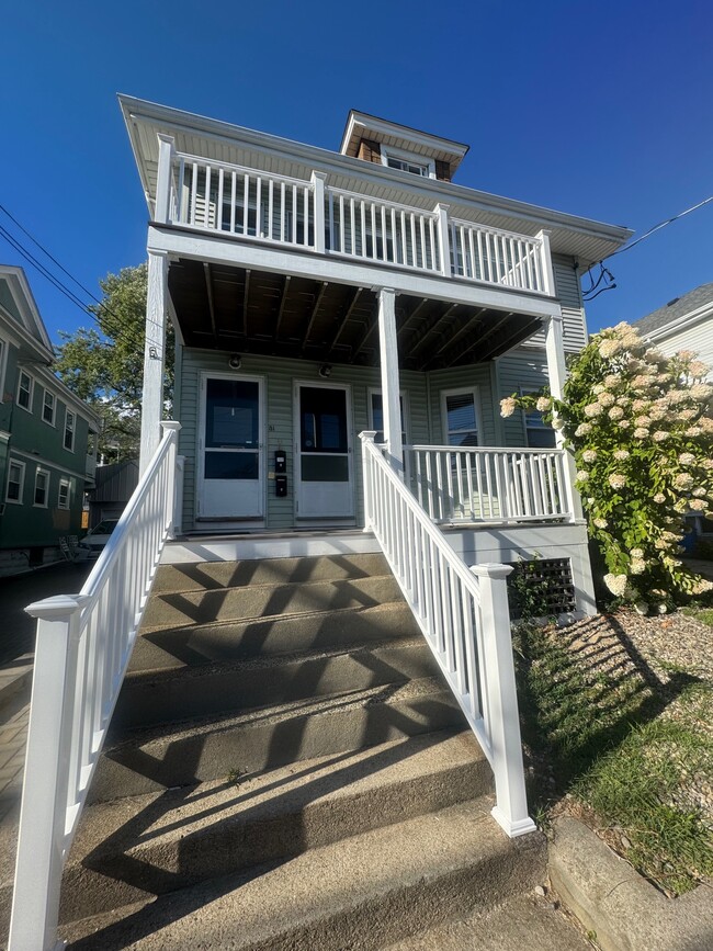 29 Frederick Ave, Unit 1