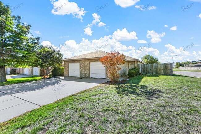 10275 Aurora Dr in Fort Worth, TX - Building Photo - Building Photo