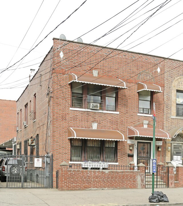 3808 108th St in Corona, NY - Building Photo