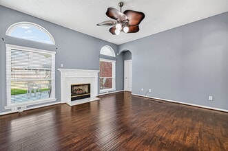 11603 Oak Lake Park Dr in Sugar Land, TX - Building Photo - Building Photo