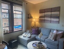 112 Queensberry St, Unit 44 in Boston, MA - Building Photo