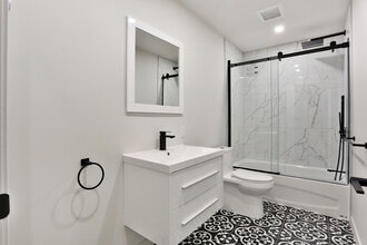 2477-2487 Rachel St E in Montréal, QC - Building Photo - Building Photo