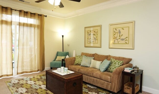 Briton Trace Apartments in Hampton, VA - Building Photo - Building Photo