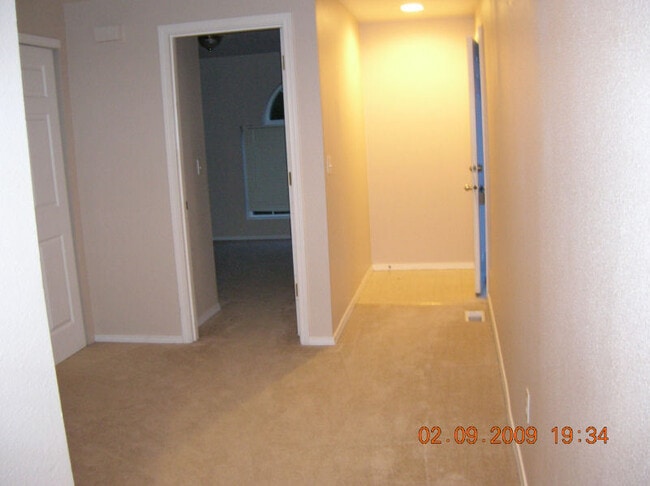 1992 Meadowood Loop in Woodland, WA - Building Photo - Building Photo