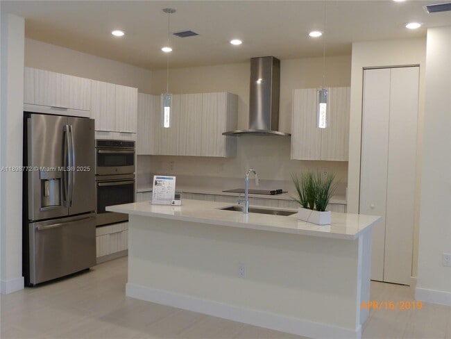 10427 NW 66th St in Doral, FL - Building Photo - Building Photo