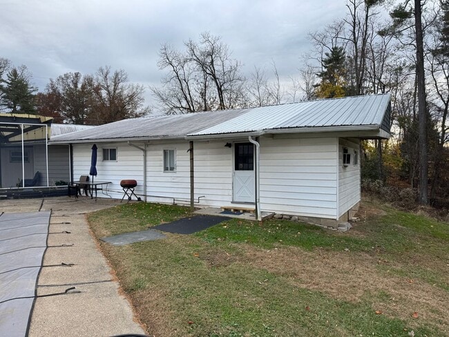 4813 Sayre Ave in Parkersburg, WV - Building Photo - Building Photo