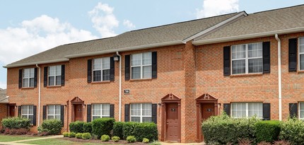 Rutherford Pointe Townhomes in La Vergne, TN - Building Photo - Building Photo