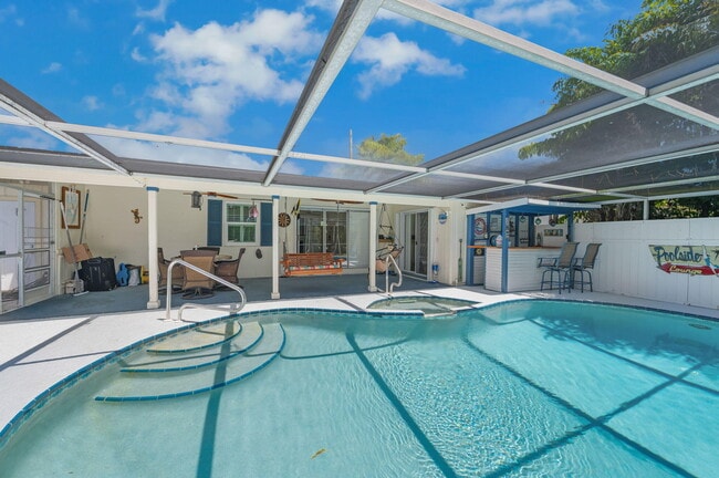 property at 3248 SE Monte Vista St
