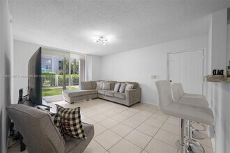 655 SW 111th Way in Pembroke Pines, FL - Building Photo - Building Photo