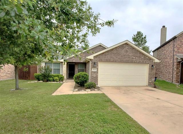 2832 Cresent Lake Dr in Little Elm, TX - Building Photo