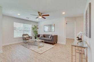 380 Railroad Ave in Sanger, TX - Building Photo - Building Photo