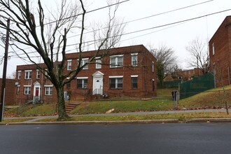 2617 30th St SE in Washington, DC - Building Photo - Building Photo