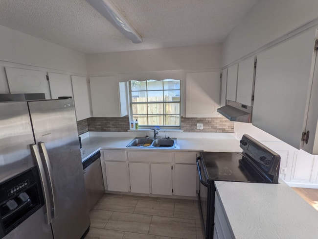 1280 Gallaten Rd in Ormond Beach, FL - Foto de edificio - Building Photo