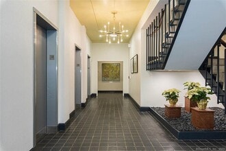 31 Woodland St in Hartford, CT - Building Photo - Building Photo