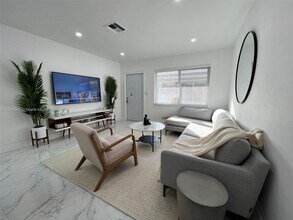 1910 Thomas St, Unit 2 in Hollywood, FL - Building Photo - Building Photo