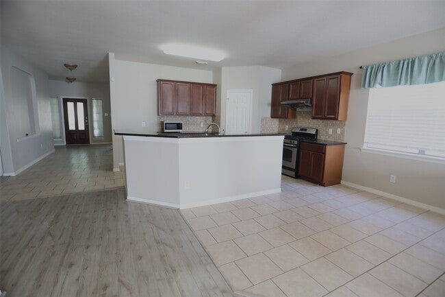 5547 Linden Rose Ln in Sugar Land, TX - Building Photo - Building Photo