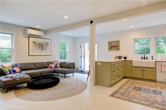 59 Melrose Ave in Jamestown, RI - Building Photo - Building Photo