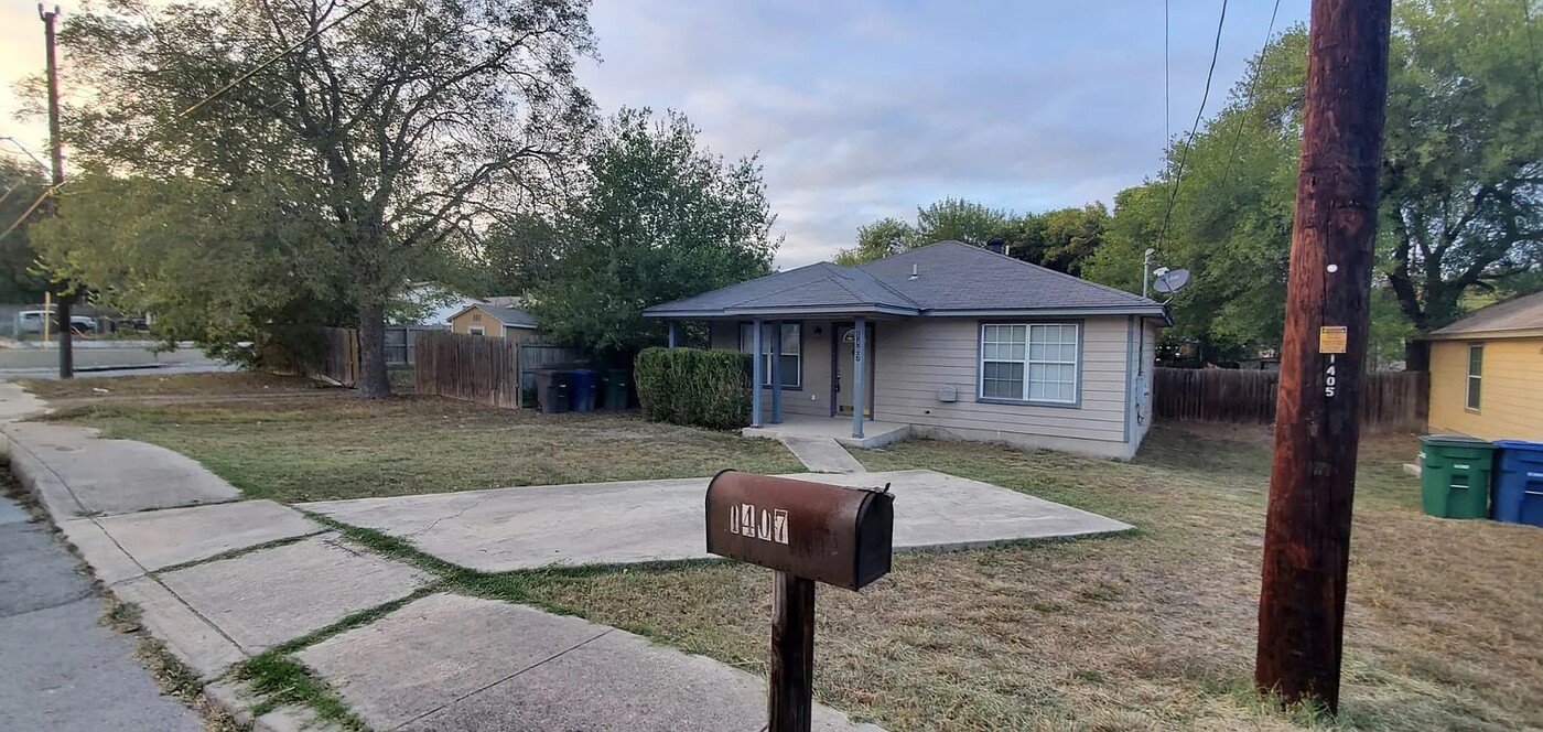 1407 Bailey Ave in San Antonio, TX - Building Photo