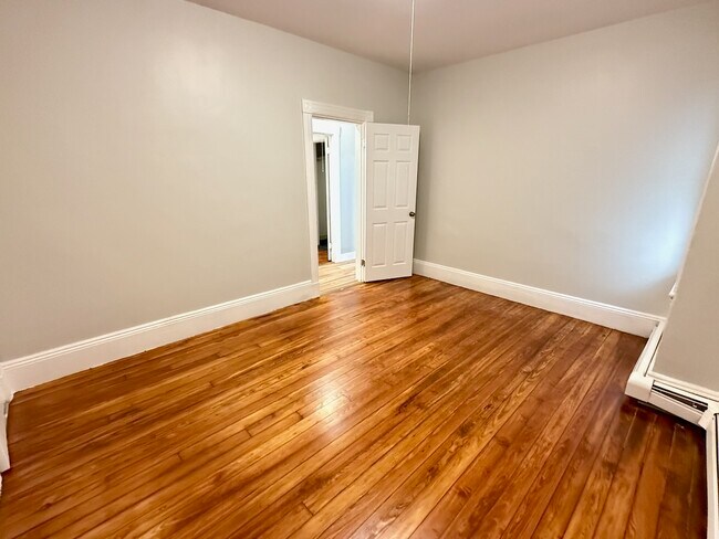 11 Linden St, Unit 2