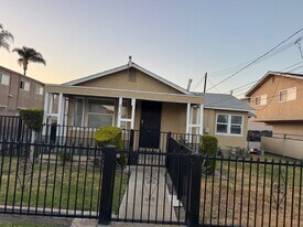 9715 Cedar St in Bellflower, CA - Building Photo