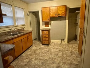 644 Carpenter St in Akron, OH - Foto de edificio - Building Photo