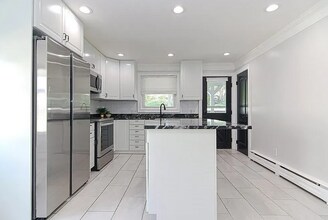 237 Trenton St, Unit A in Boston, MA - Building Photo - Building Photo
