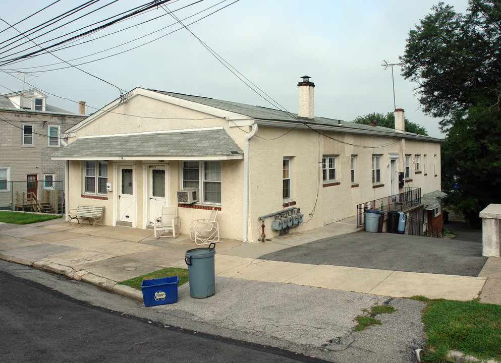 714 Maple St in Conshohocken, PA - Foto de edificio