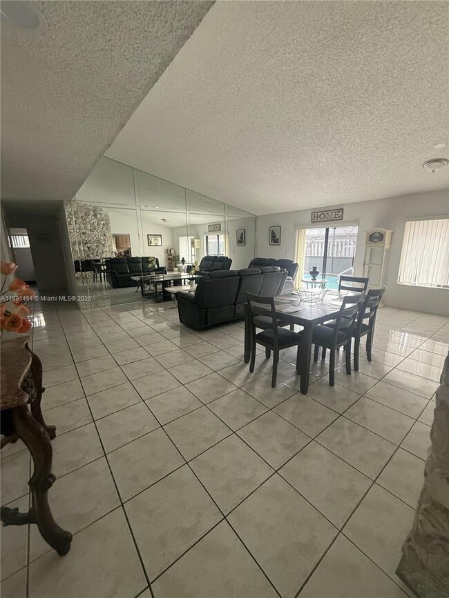 7358 NW 49th St in Lauderhill, FL - Building Photo - Building Photo