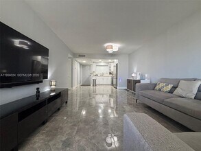 10865 SW 112th Ave in Miami, FL - Building Photo - Building Photo