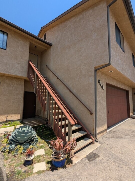393-395 Hillview St in Morro Bay, CA - Building Photo