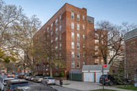 84-20 51st Ave in Elmhurst, NY - Foto de edificio - Building Photo