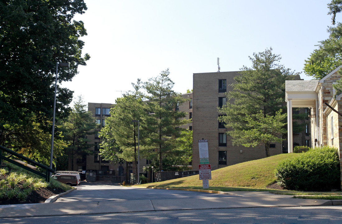 Woodland Hill in Arlington, VA - Building Photo