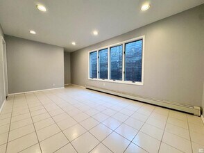 82-04 188th St in Queens, NY - Building Photo - Building Photo