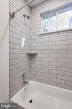1317 N Myrtlewood St in Philadelphia, PA - Foto de edificio - Building Photo