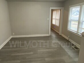 1335 N Ewing St in Indianapolis, IN - Foto de edificio - Building Photo