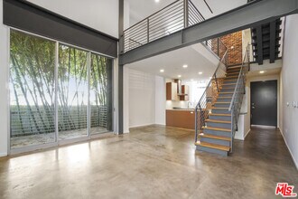 1220 N Orange Grove Ave in Los Angeles, CA - Building Photo - Building Photo