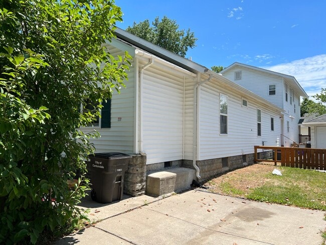 property at 321 E College St