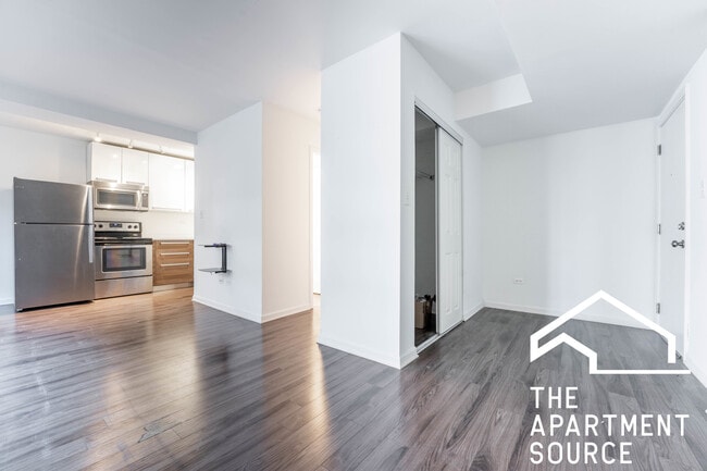 925 W Carmen Ave in Chicago, IL - Foto de edificio - Building Photo