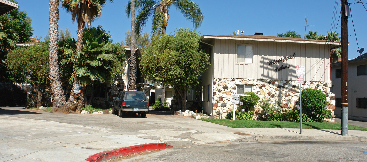 Moorparks Palms in Sherman Oaks, CA - Building Photo