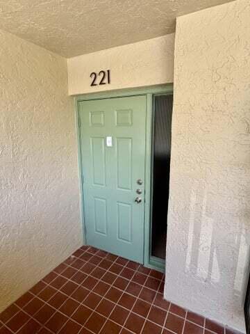 5055 Oakhill Ln in Delray Beach, FL - Building Photo - Building Photo