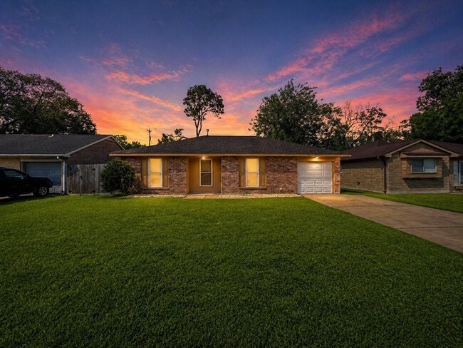 property at 506 Avondale Ln