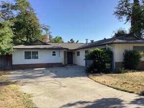 4648 N 6th St in Fresno, CA - Building Photo - Building Photo