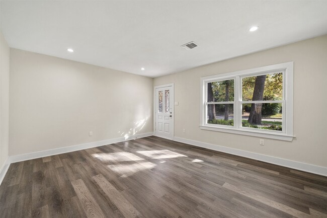 property at 1034 W 43rd St