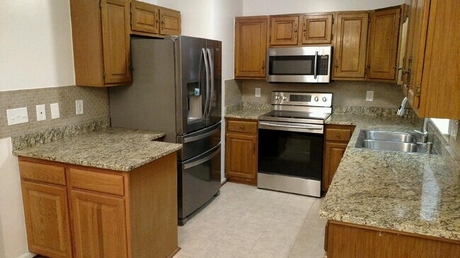 1410 Skyline Dr in Johnson City, TN - Building Photo - Building Photo