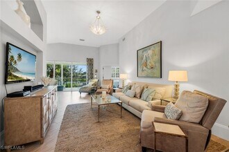 9101 Palmetto Ridge Dr in Bonita Springs, FL - Building Photo - Building Photo