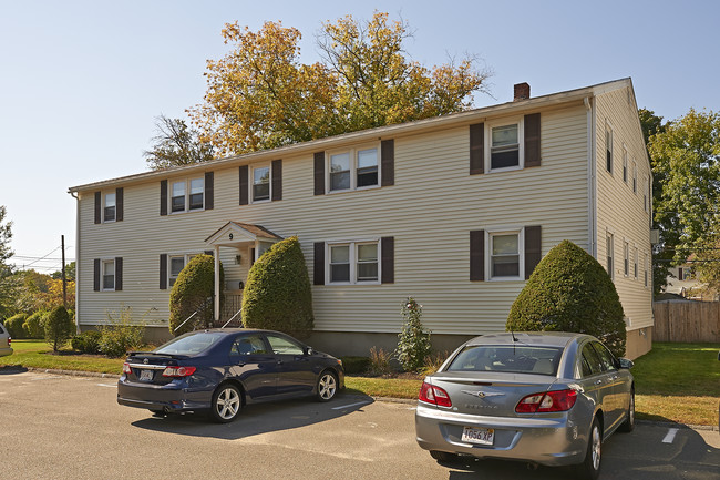 Perry Street Apartments in Danvers, MA - Foto de edificio - Building Photo